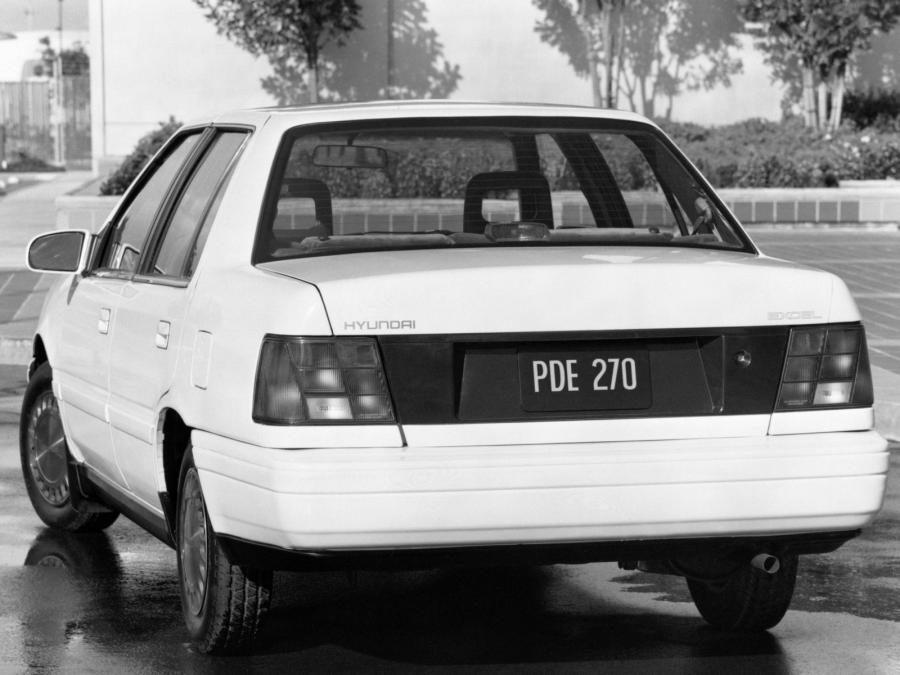  Hyundai Excel Sedan 1989 года  (фото 4 из 6)